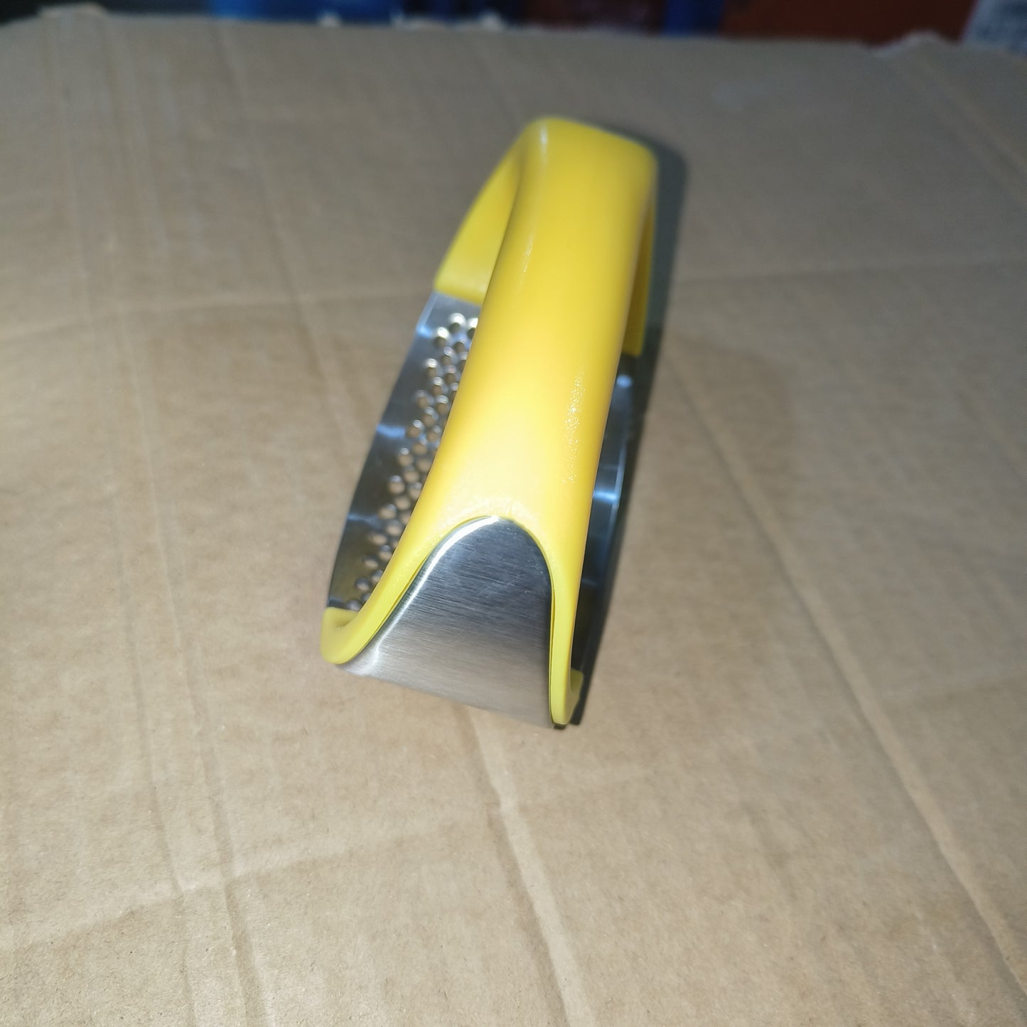 Presse-ail ménager manuel courbe